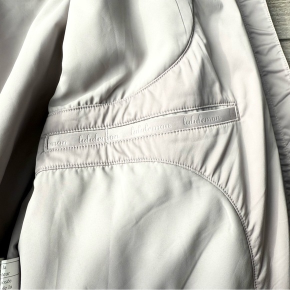 Lululemon Trace Back Bomber in Dark Chrome - Picture 16 of 16